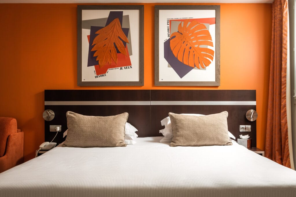 Chambre triple de l'Hôtel Arc de Triomphe - orange