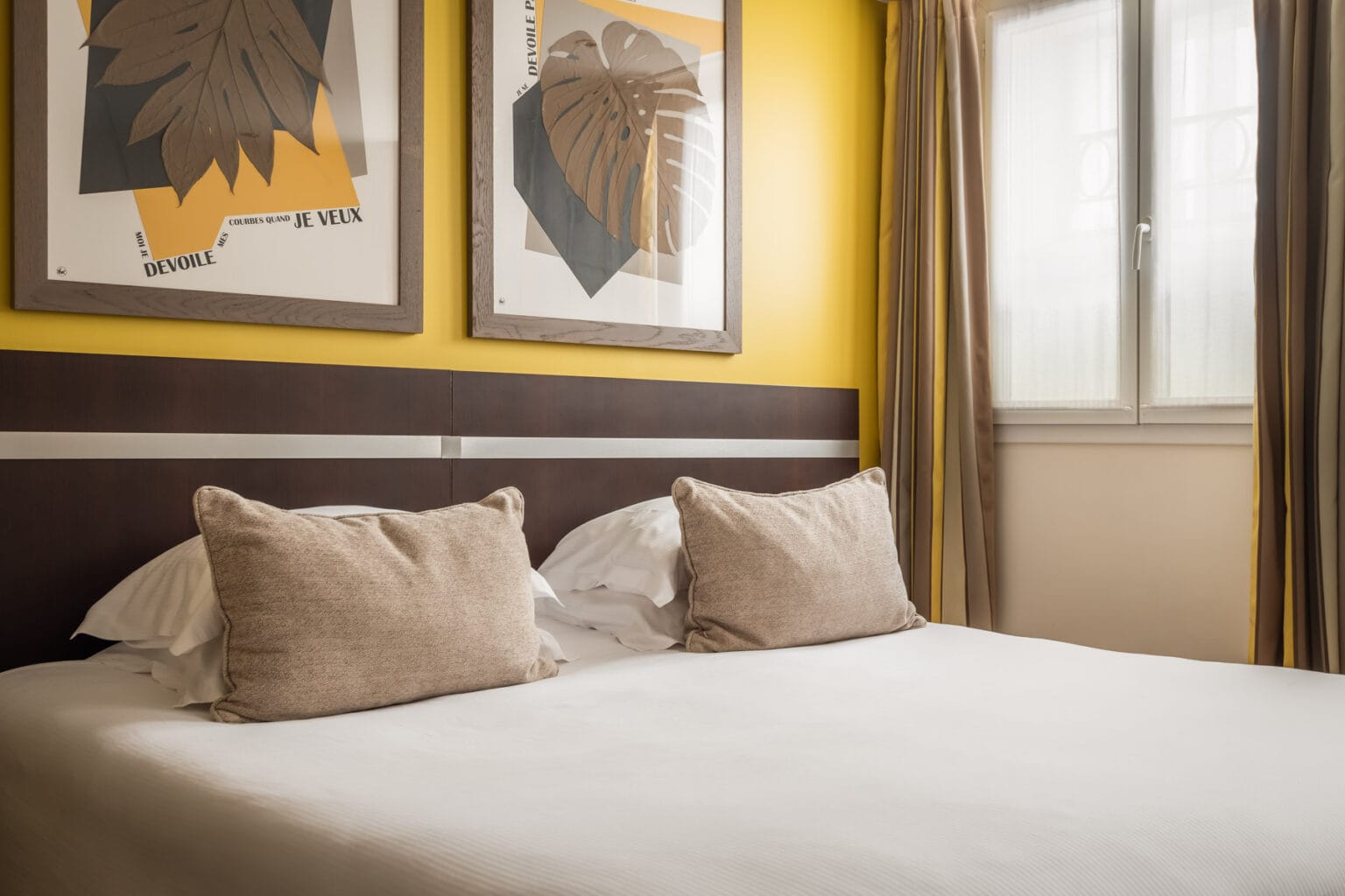 Chambre triple de l'hôtel Arc de Triomphe - jaune